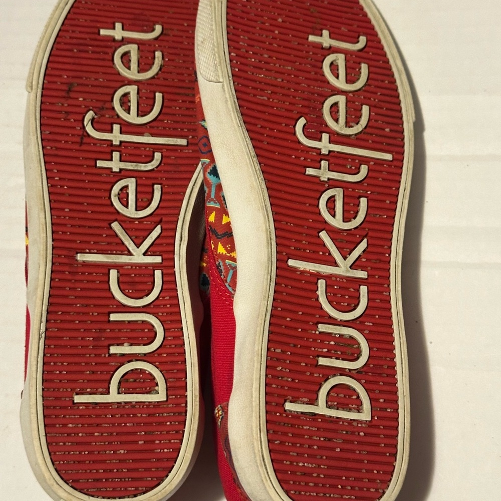 Bucket Feet Women’s Slip-On Sneakers in Red Aztec Pattern - Picture 5 of 5
